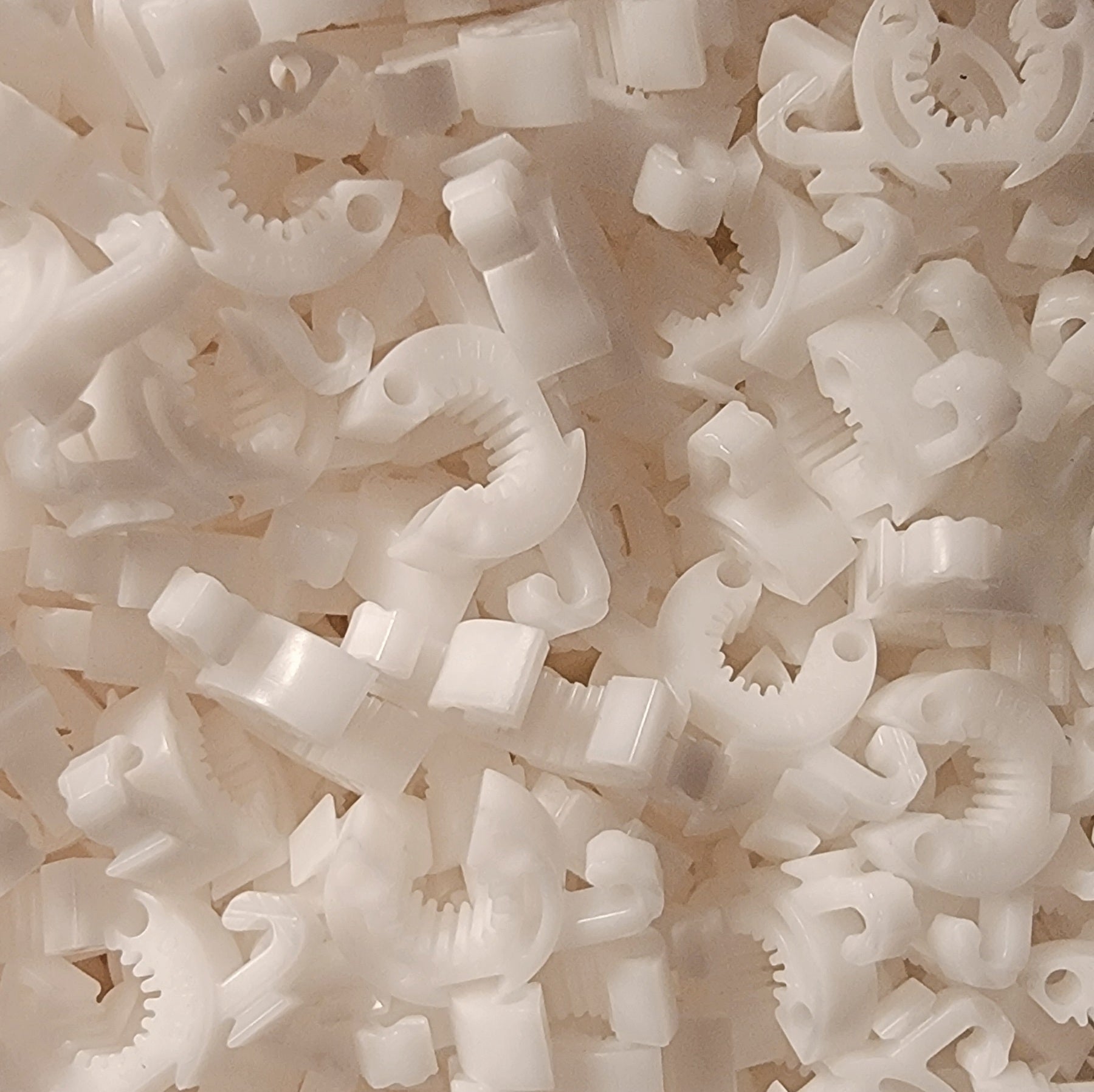 C-BITE Garden Stake Clips - Plant Support Connectors